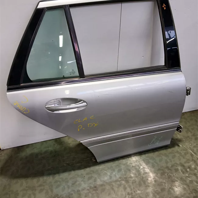 Porta posteriore destra