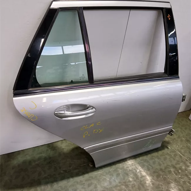 Porta posteriore destra