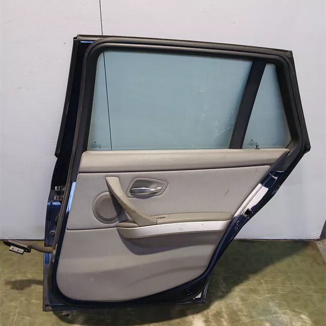 Porta posteriore destra