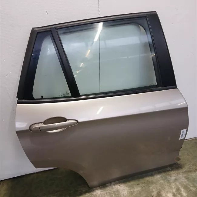 Porta posteriore destra