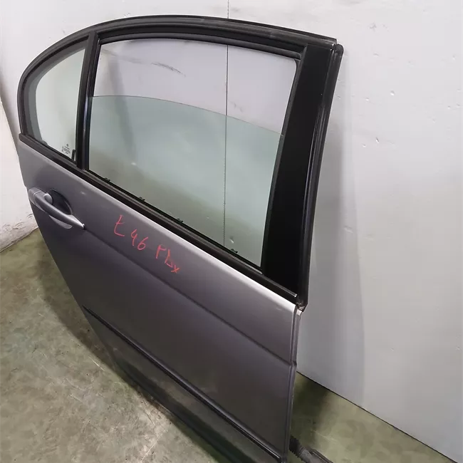 Porta posteriore destra