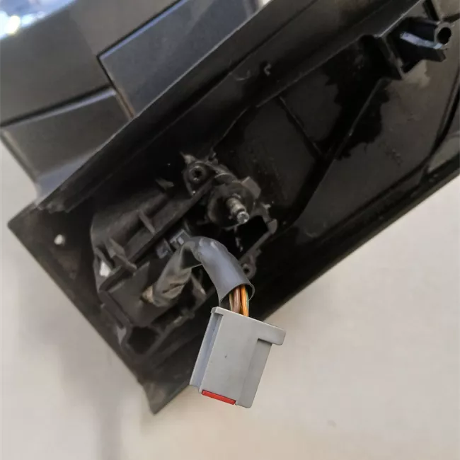 Retrovisore esterno regolazione elettrica sinistro con luce orientam