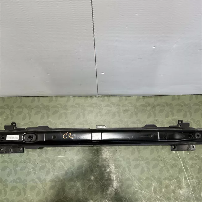 Traversa paraurti anteriore