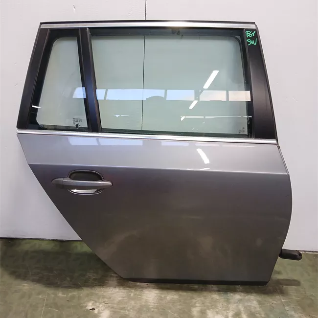 Porta posteriore destra