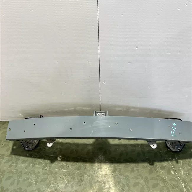 Traversa paraurti anteriore