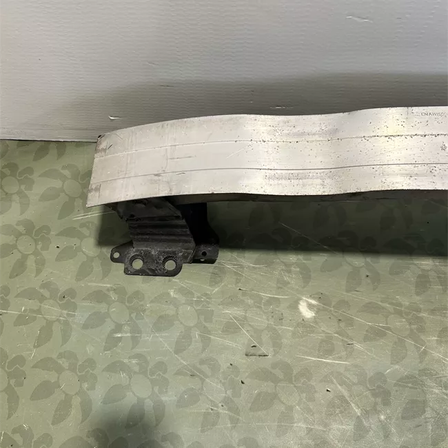 Traversa paraurti anteriore