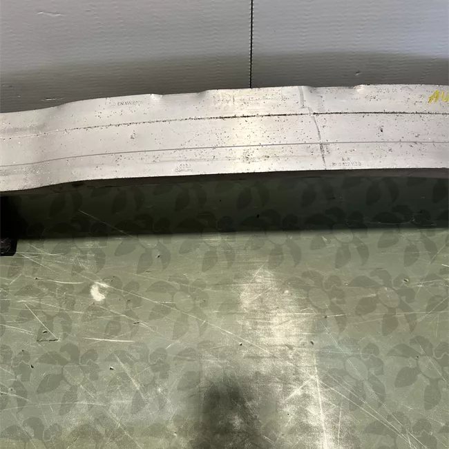 Traversa paraurti anteriore