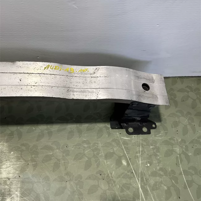 Traversa paraurti anteriore