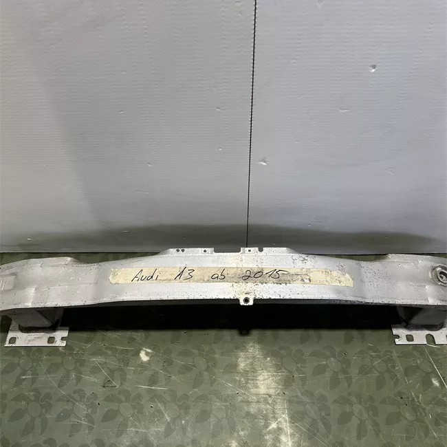 Traversa paraurti anteriore