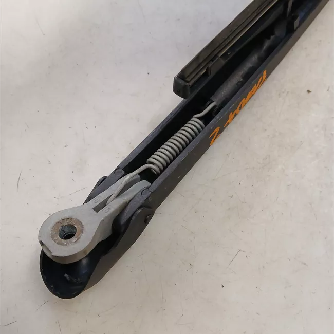 Braccio con spazzola tergilunotto