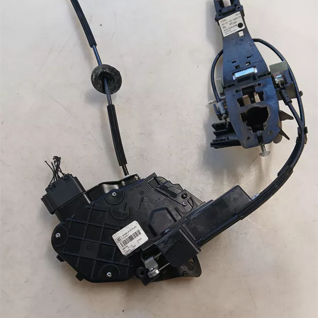 Serratura porta anteriore sinistra