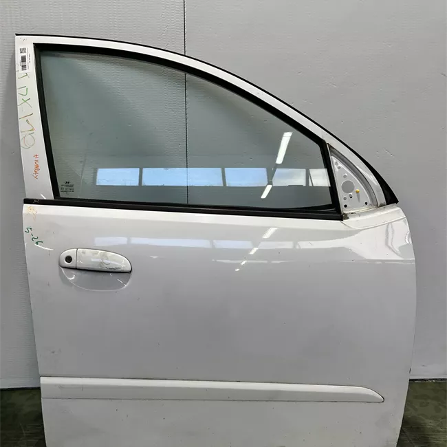 Porta anteriore destra