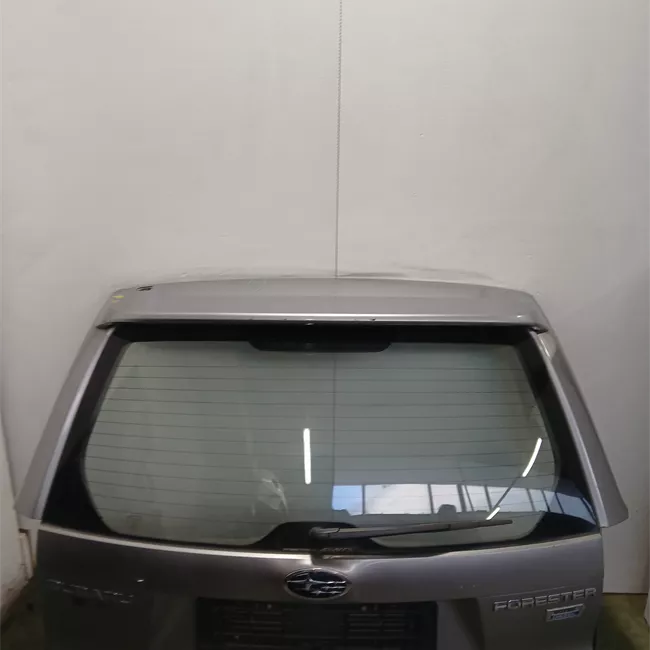 Portello posteriore con spoiler