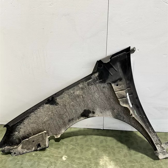 Parafango anteriore destro