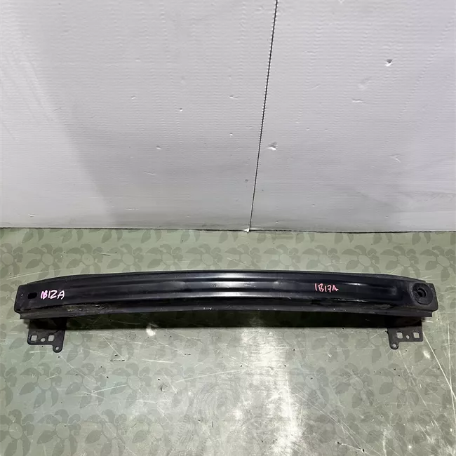 Traversa paraurti anteriore