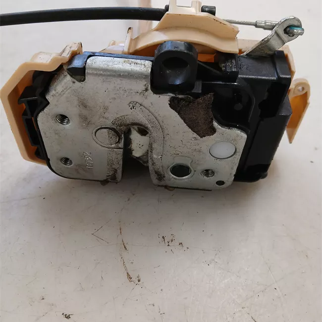 Serratura porta anteriore destra senza telecomando