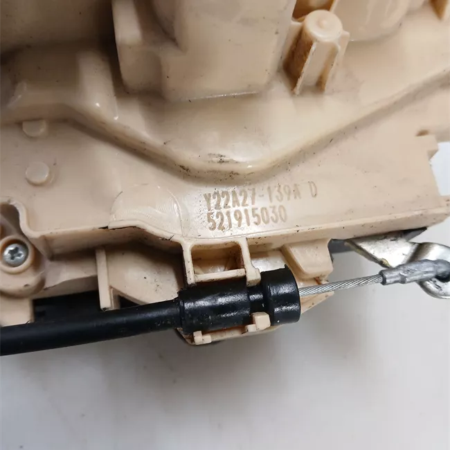 Serratura porta anteriore destra senza telecomando