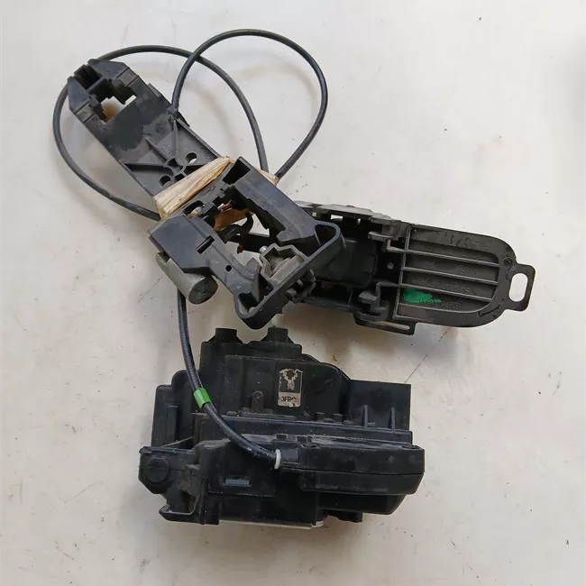 Serratura porta anteriore destra