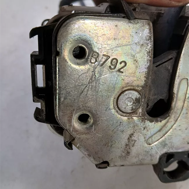 Serratura porta posteriore sinistra