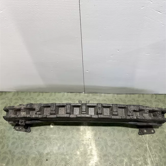 Traversa paraurti anteriore