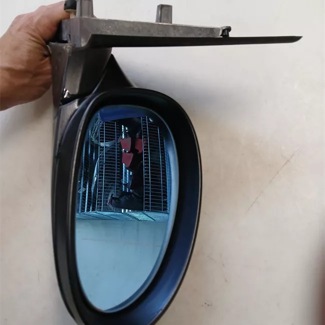 Retrovisore esterno destro Retrovisori esterni funzionali