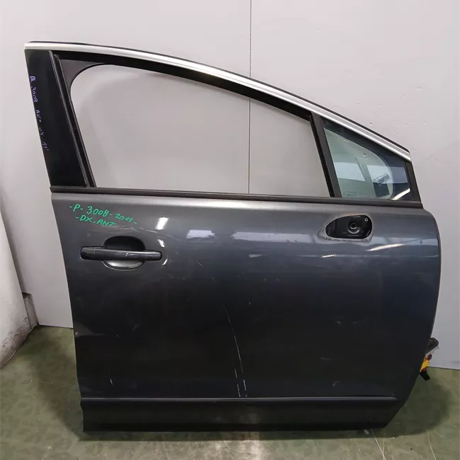 Porta anteriore destra