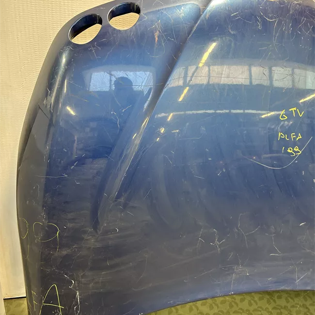 Cofano anteriore con primer