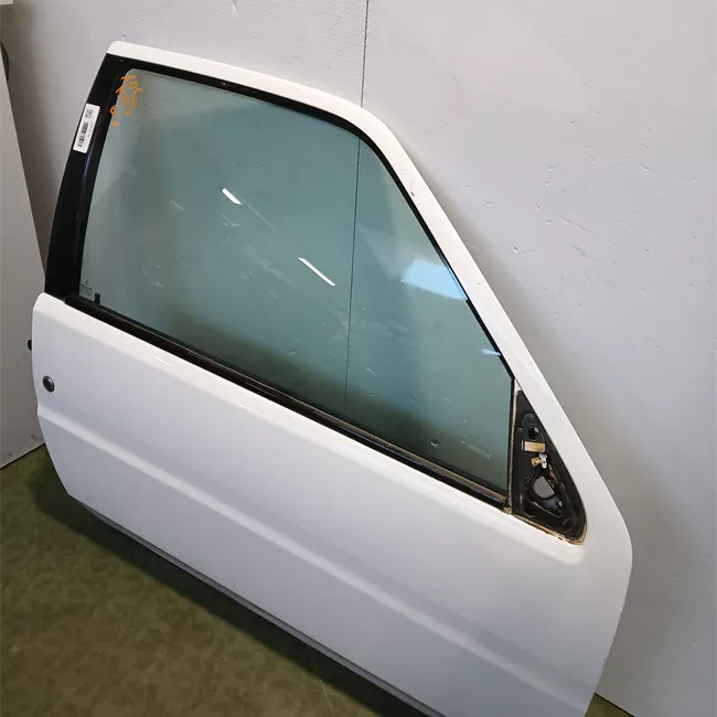 Porta anteriore destra