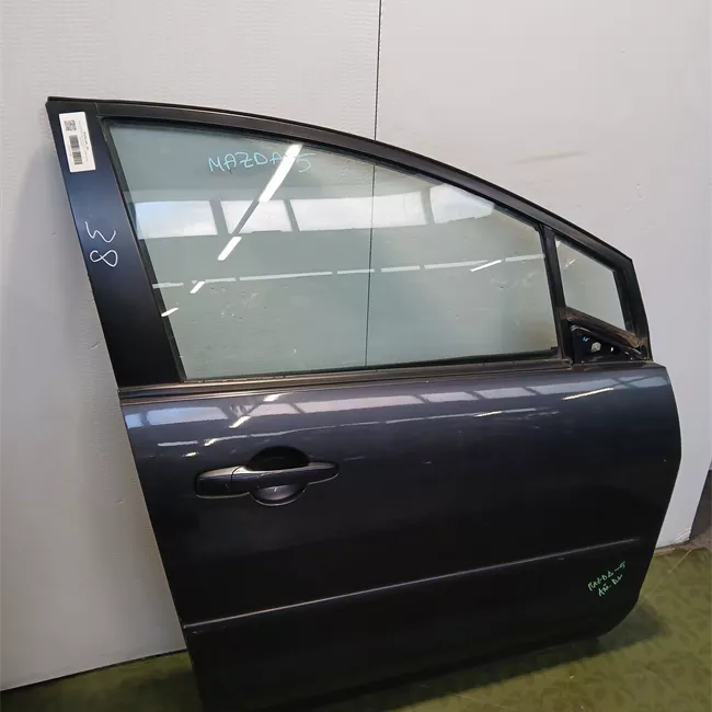 Porta anteriore destra