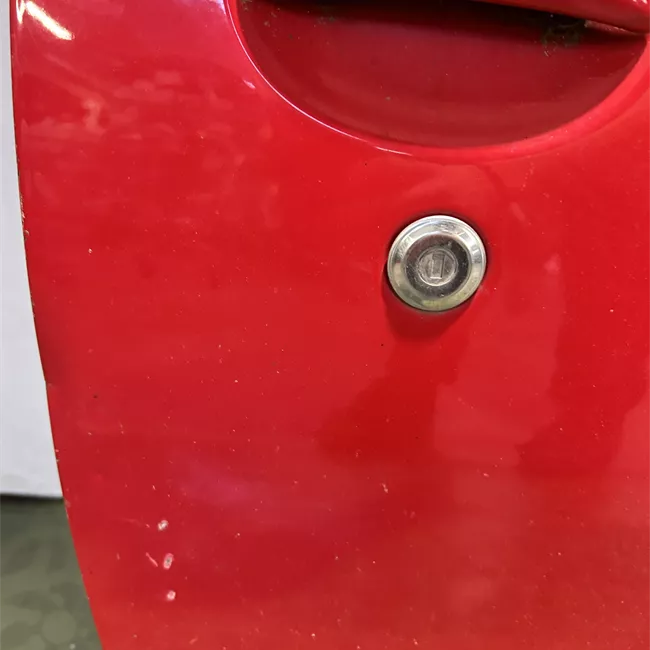 Porta anteriore destra