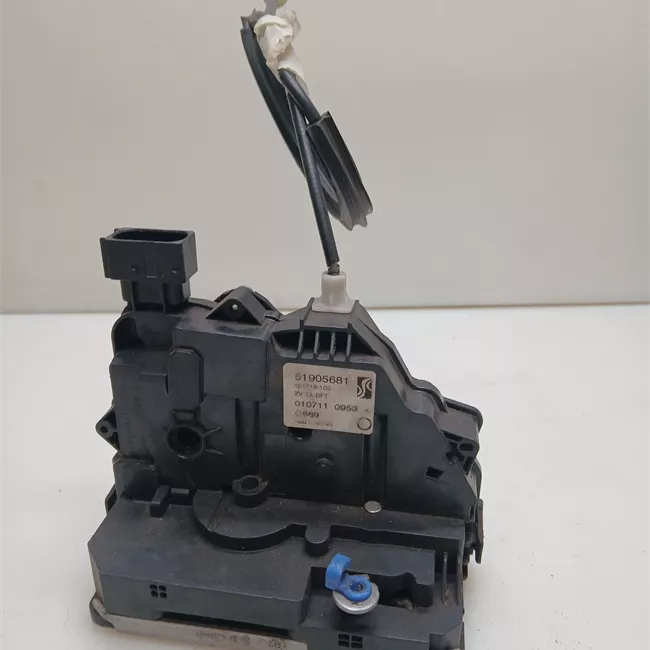 Serratura chiusura centralizzata porta anteriore destra