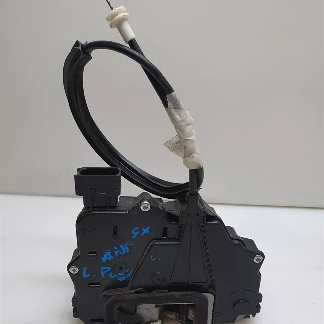 Serratura chiusura centralizzata porta anteriore sinistra