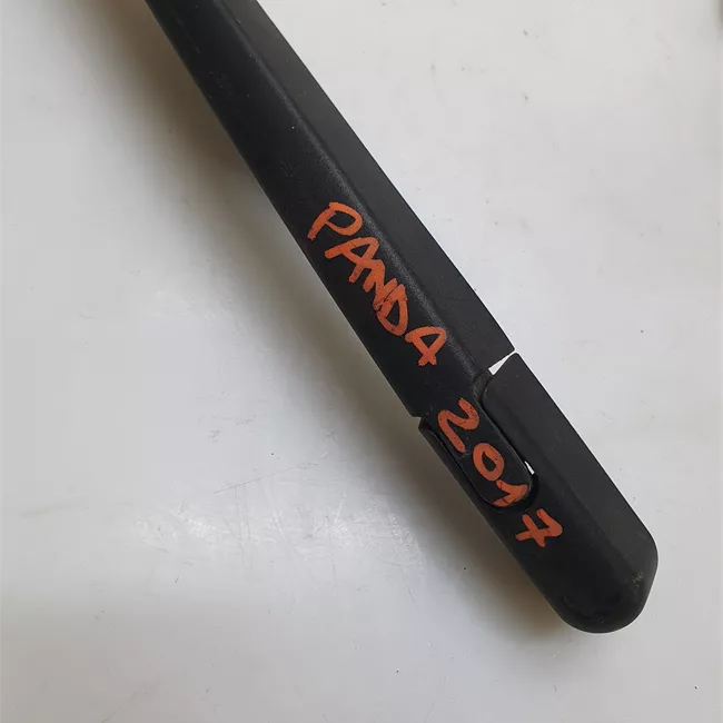 Braccio con spazzola tergilunotto