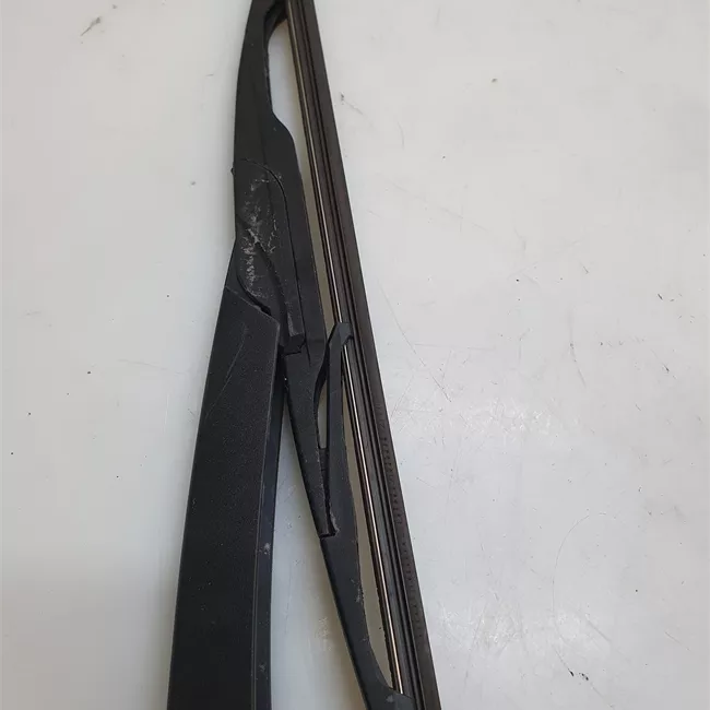 Braccio con spazzola tergilunotto