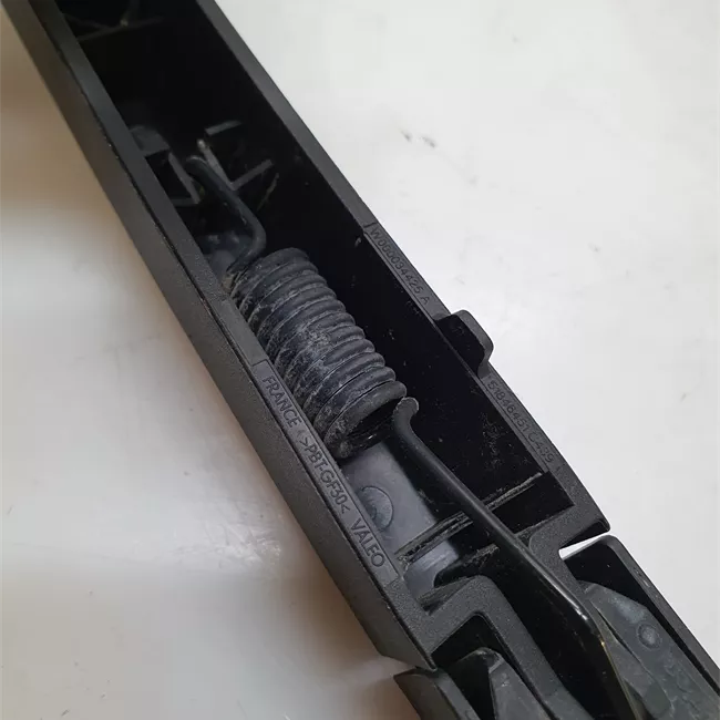 Braccio con spazzola tergilunotto