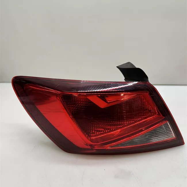 Fanale posteriore parte esterno sinistro