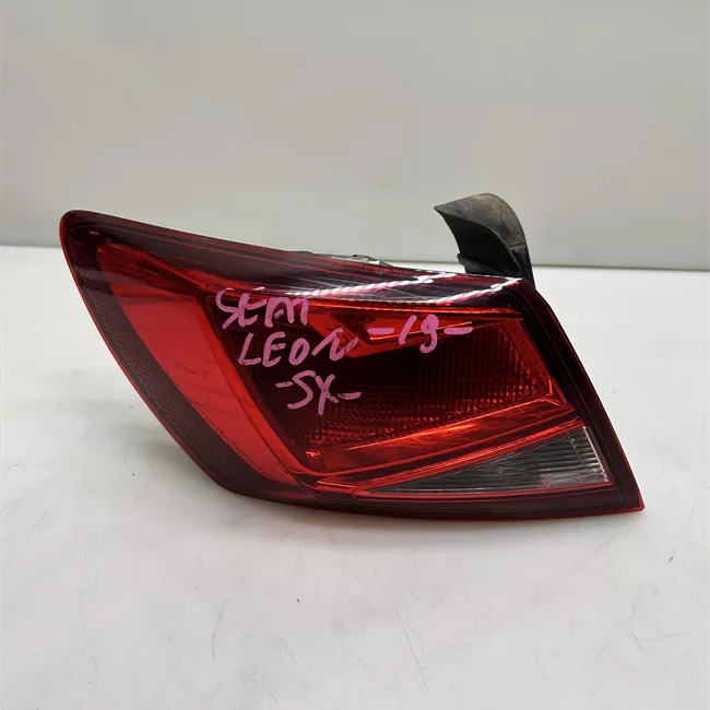 Fanale posteriore parte esterno sinistro Led