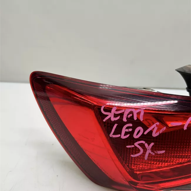 Fanale posteriore parte esterno sinistro Led
