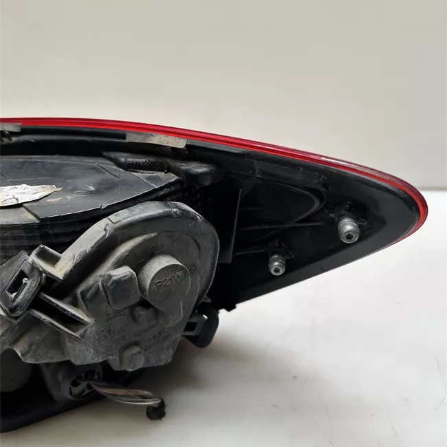 Fanale posteriore parte esterno sinistro Led