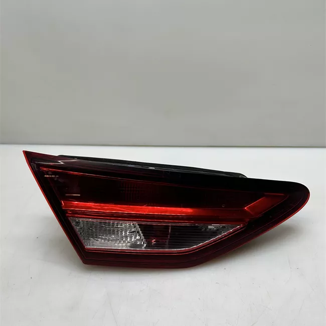 Fanale posteriore parte interno sinistro Led, con retronebbia