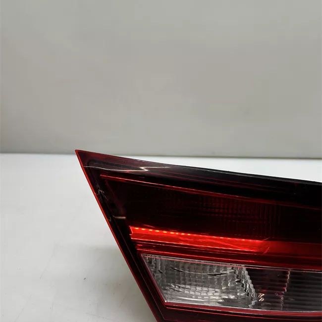 Fanale posteriore parte interno sinistro Led, con retronebbia