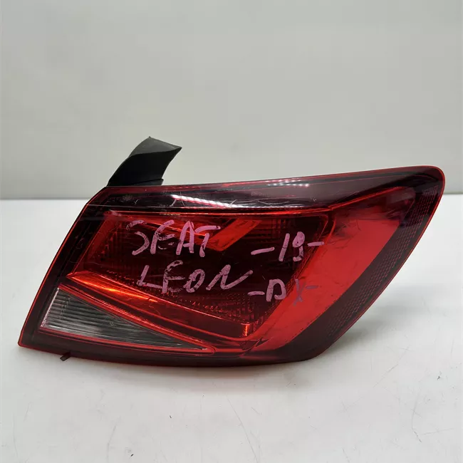 Fanale posteriore parte esterno destro