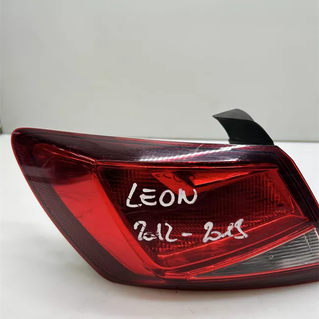 Fanale posteriore parte esterno sinistro