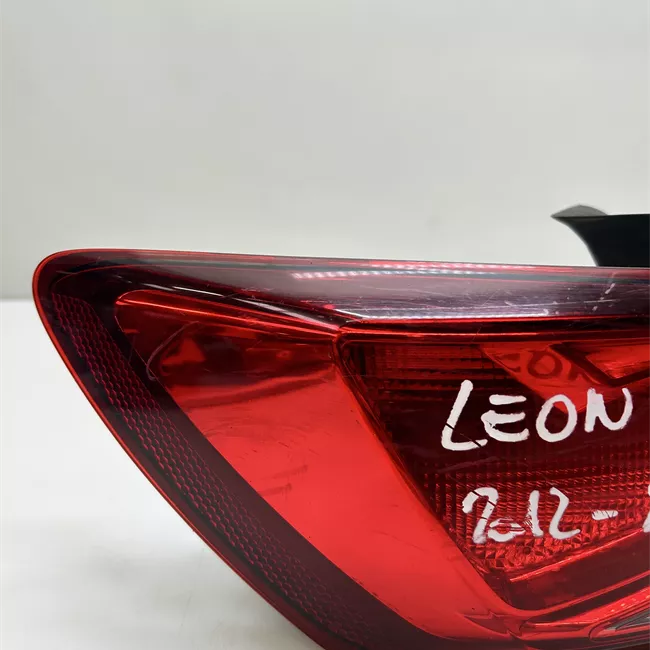 Fanale posteriore parte esterno sinistro