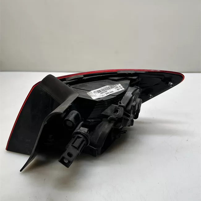 Fanale posteriore parte esterno sinistro