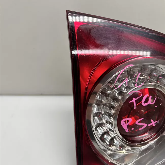 Fanale posteriore parte interno sinistro VALEO