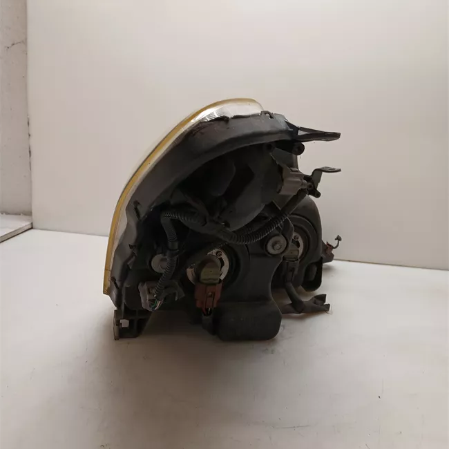 Proiettore sinistro 05-07<