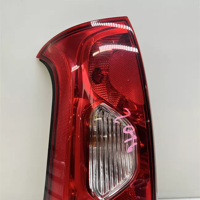 Fanale posteriore sinistro