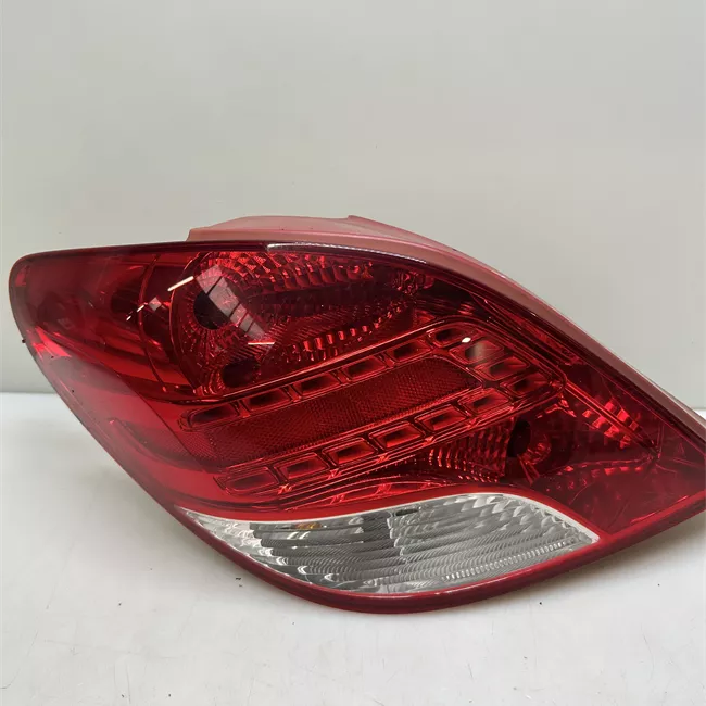 Fanale posteriore sinistro