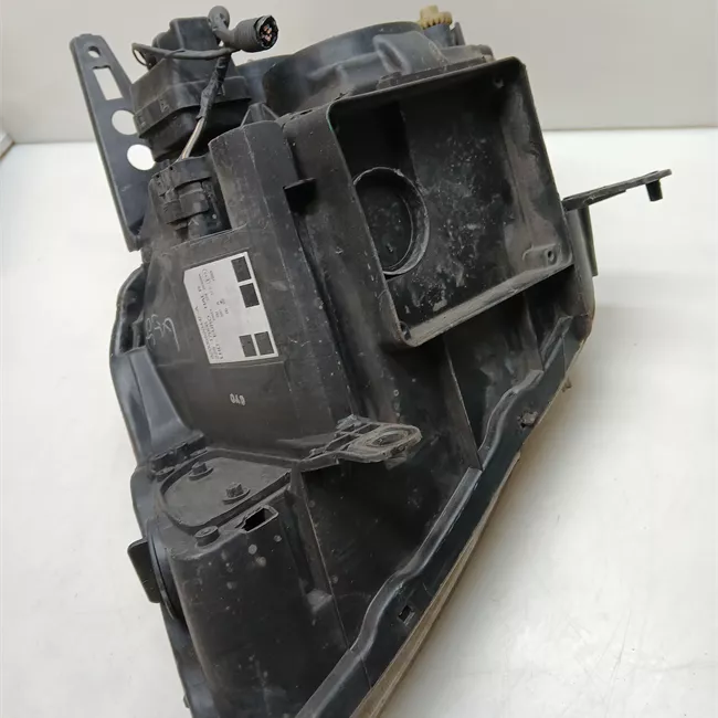 Proiettore destro con lampada H8